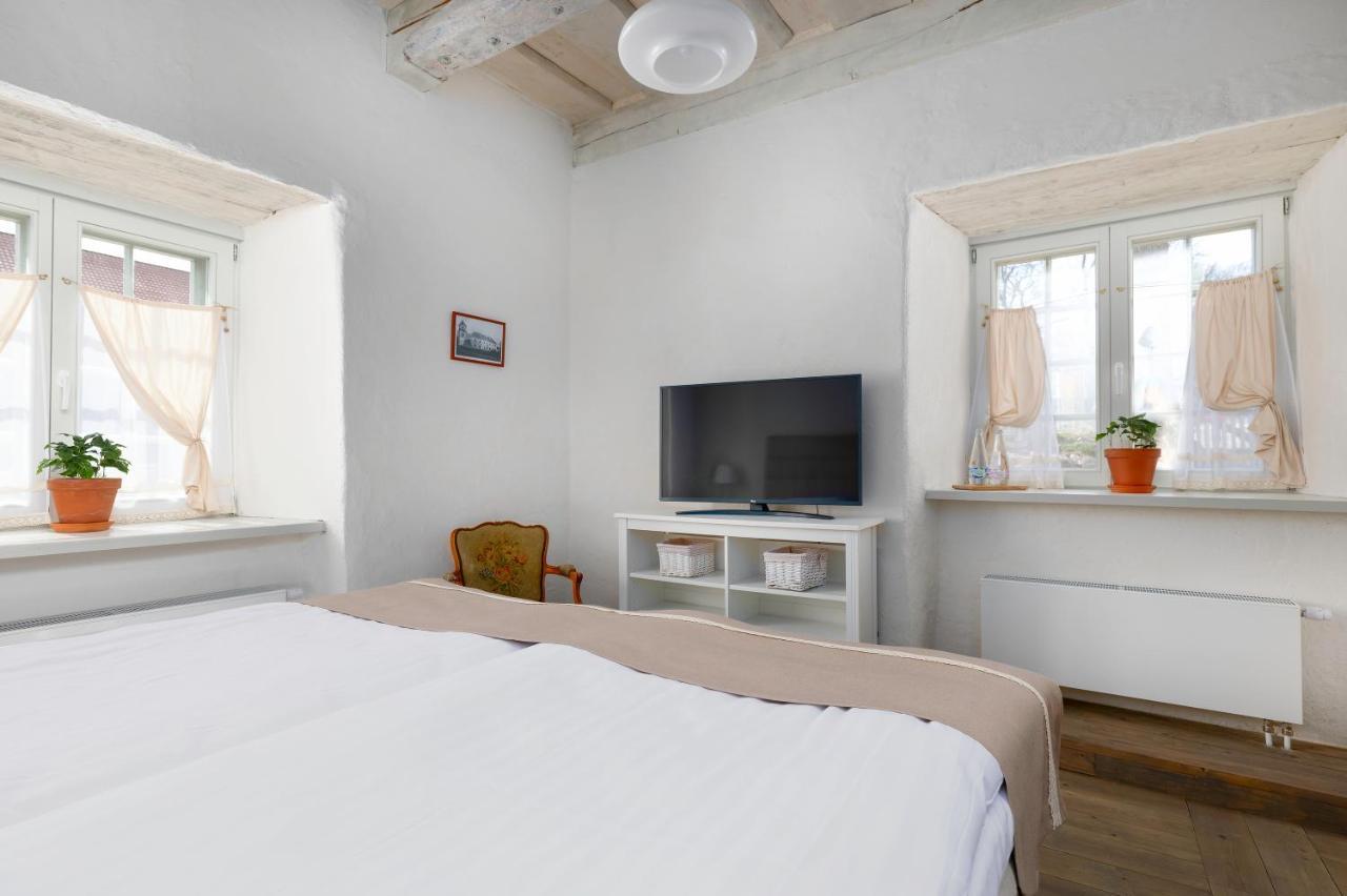 Nurmuizas Viesnica Hotell Lauciene Eksteriør bilde